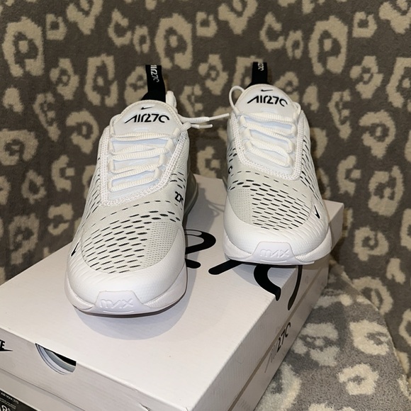 NIKE AIR MAX 270 CASUAL SHOES 😍 WHITE/BLACK 😍 NEW & NEVER WORN 😍 - Picture 13 of 17